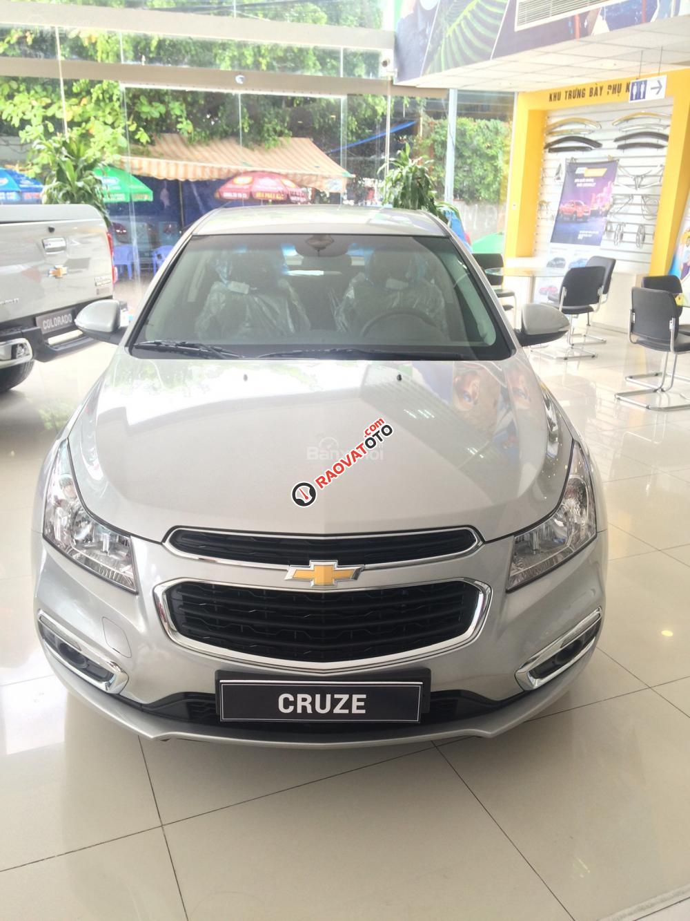 Chevrolet Cruze LT 1.6L màu bạc 5 chỗ, bảo hành 3 năm, giao xe tận nơi - LH: 0945.307.489-0