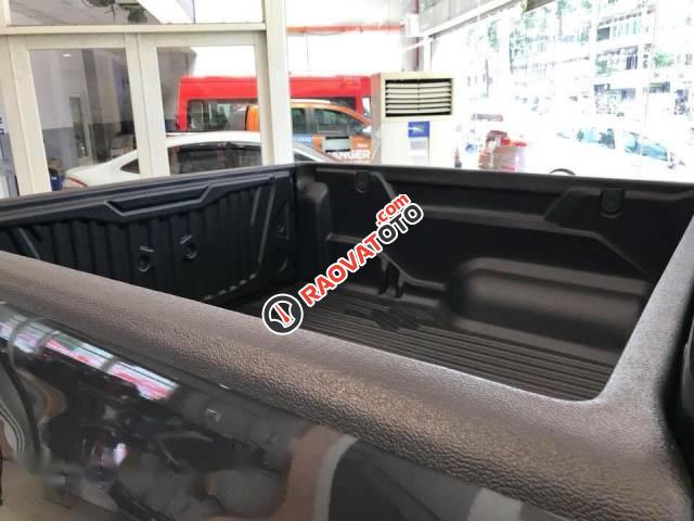 Cần bán gấp Ford Ranger XLS 2.2L, đời 2017 số tự động-2