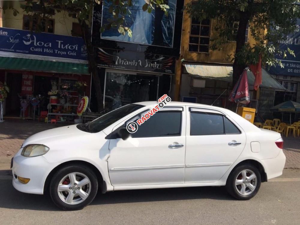 Cần bán gấp Toyota Vios 2006, màu trắng, xe gia đình, giá cạnh tranh-0