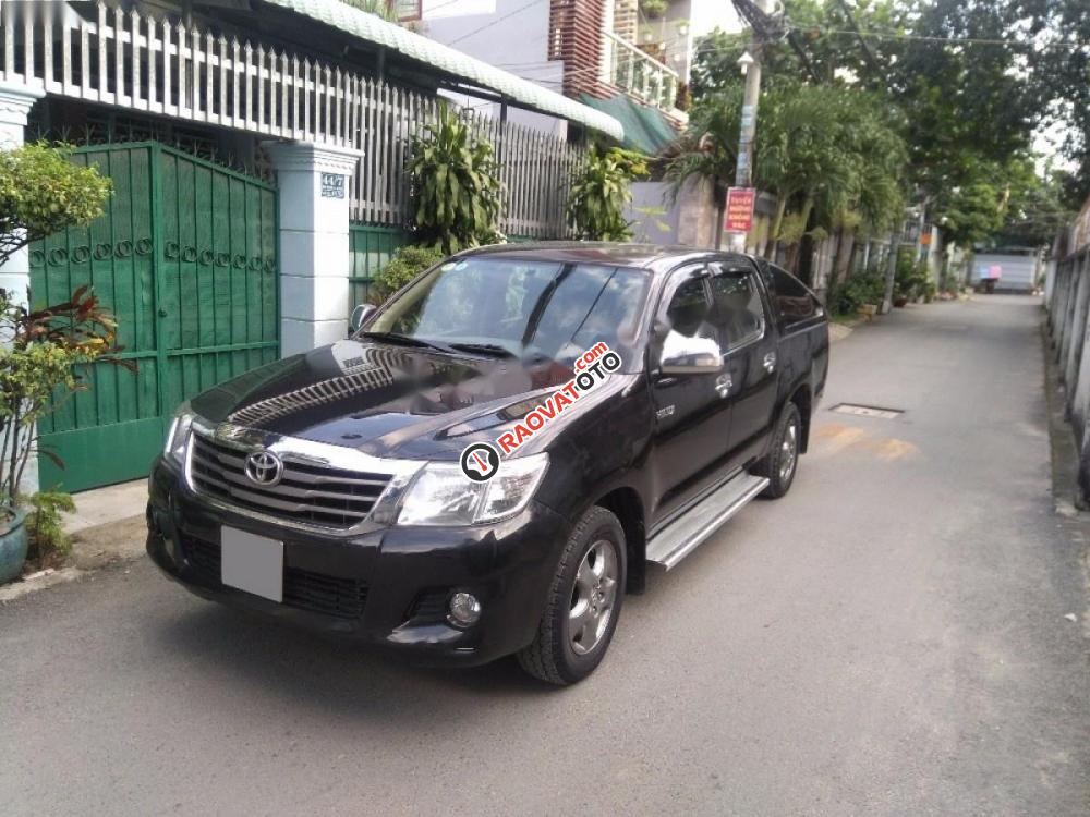 Cần bán lại xe Toyota Hilux 2.5E 4x2 MT 2013, màu đen, xe nhập số sàn-9