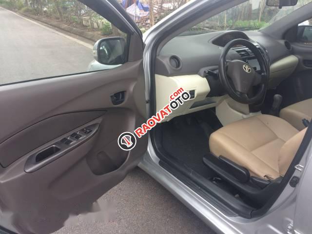 Bán Toyota Vios MT đời 2010, màu bạc, giá tốt-2