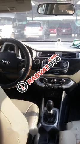 Cần bán Kia Rio đời 2015, màu bạc-1