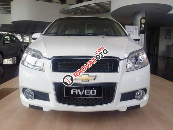 Bán Chevrolet Aveo LT 2018 động cơ mới, màu trắng, giá tốt, xe có sẵn giao ngay-0