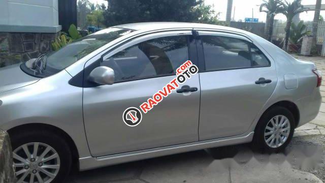 Cần bán lại xe Toyota Vios AT sản xuất 2010-2