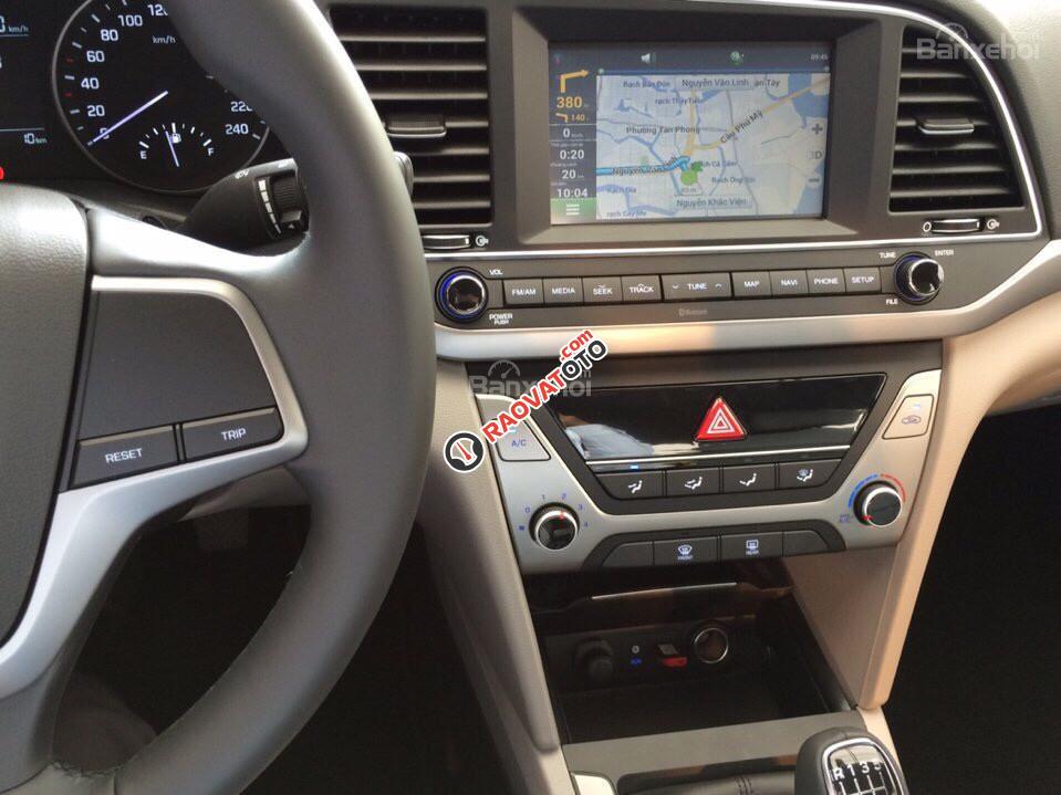 Hyundai Elantra 1.6 MT 2017, màu xanh đá, giá 659 triệu bao gồm lăn bánh. Cam kết giá tốt, LH Hương: 0902.608.293-7