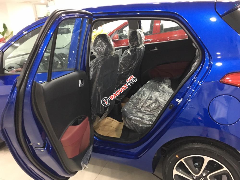 Giá xe Hyundai Grand i10 1.0 AT đời 2018, màu xanh, chỉ cần 144 triệu lấy xe ngay, hỗ trợ trả góp. LH Hương: 0902.608.293-7