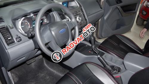 Cần bán gấp Ford Ranger 2.2 AT đời 2015-7