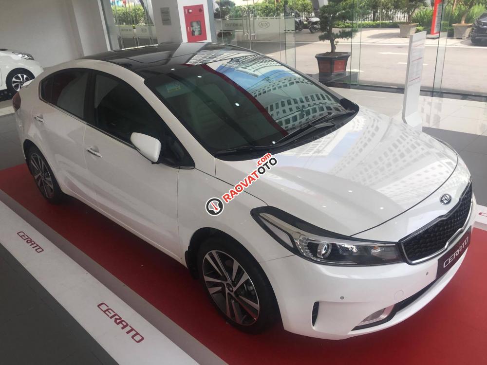 Bán Kia Cerato 1.6 AT trắng tại Hà Nội, đời 2018. Giá xe với nhiều ưu đãi, gọi ngay 0978 447 462-1