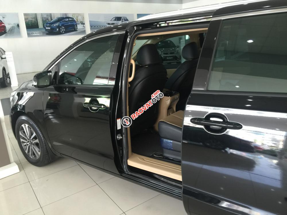 Kia Long Biên - Kia Sedona 2017, xe mới, giao xe ngay, LH Nam 0986636683-4