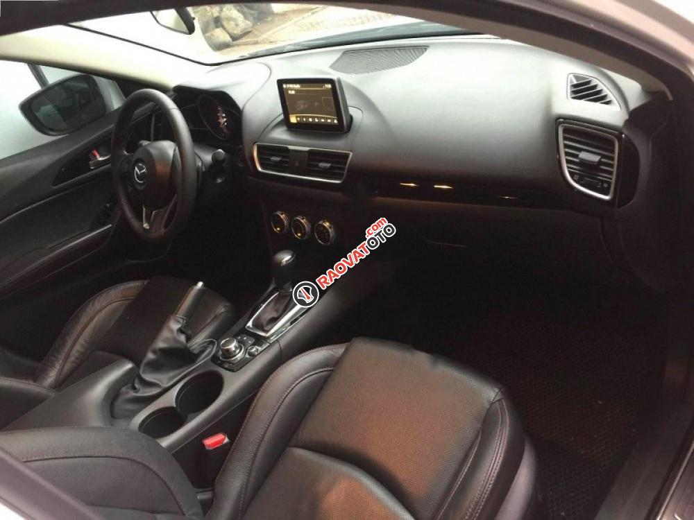 Bán Mazda 3 1.5AT đời 2016, màu trắng, giá 660tr-0