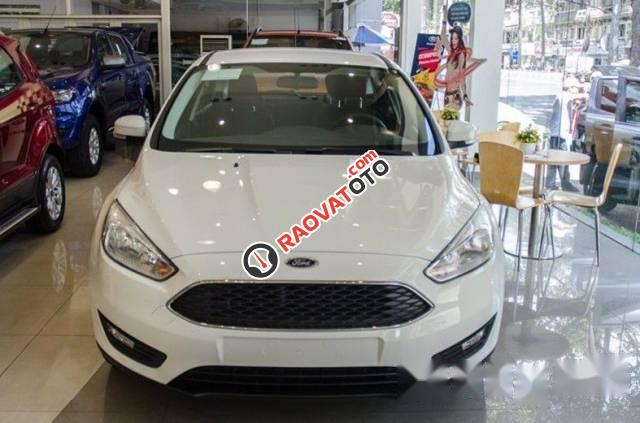 Bán xe Ford Focus đời 2017, màu trắng, 610 triệu-1