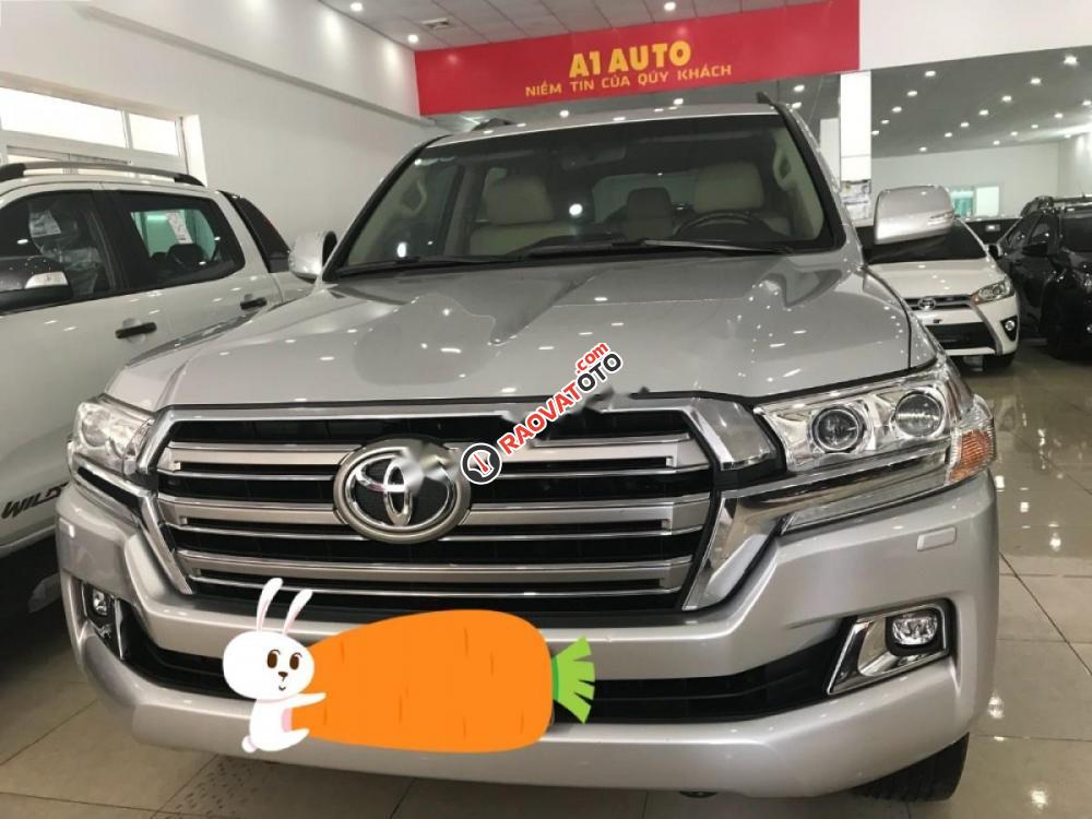 Cần bán lại xe Toyota Land Cruiser 4.6V8 2016, màu bạc, xe nhập-3