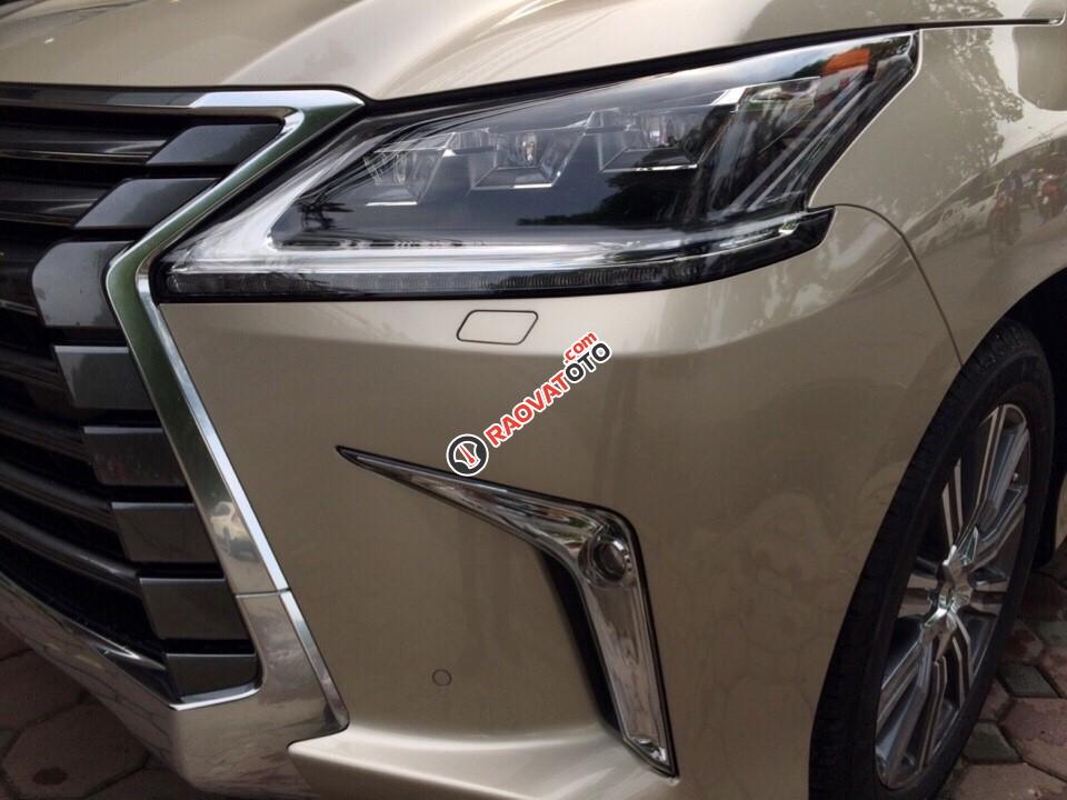 Bán xe Lexus LX 570 nhập Mỹ đời 2017, màu ghi vàng nội thất kem, mới 100%-9