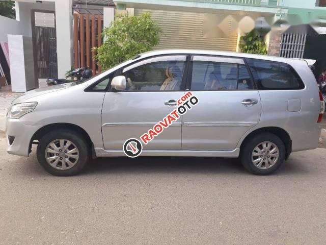 Cần bán Toyota Innova MT đời 2008, màu bạc-0