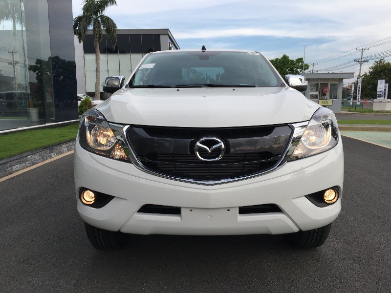 Cần bán xe Mazda BT 50 đời 2017, màu trắng, nhập khẩu nguyên chiếc-2