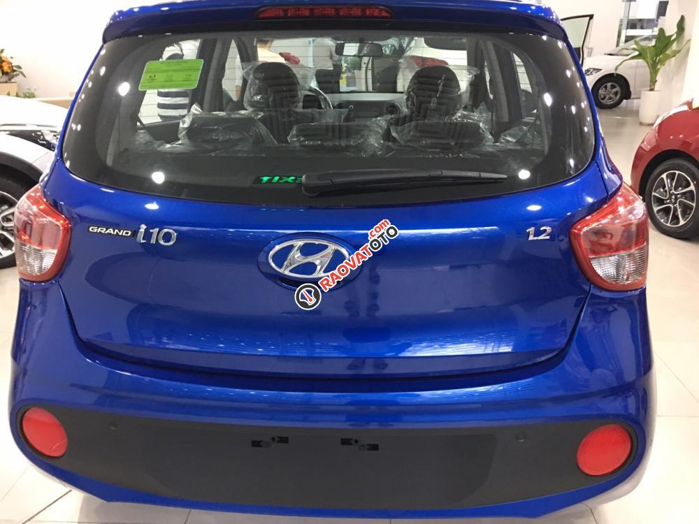 Giá xe Hyundai Grand i10 1.0 AT đời 2018, màu xanh, chỉ cần 144 triệu lấy xe ngay, hỗ trợ trả góp. LH Hương: 0902.608.293-8