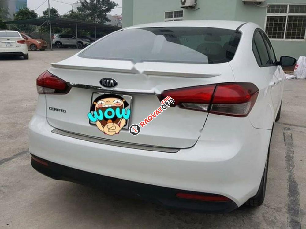 Bán xe Kia Cerato MT đời 2017, màu trắng, 550tr-7