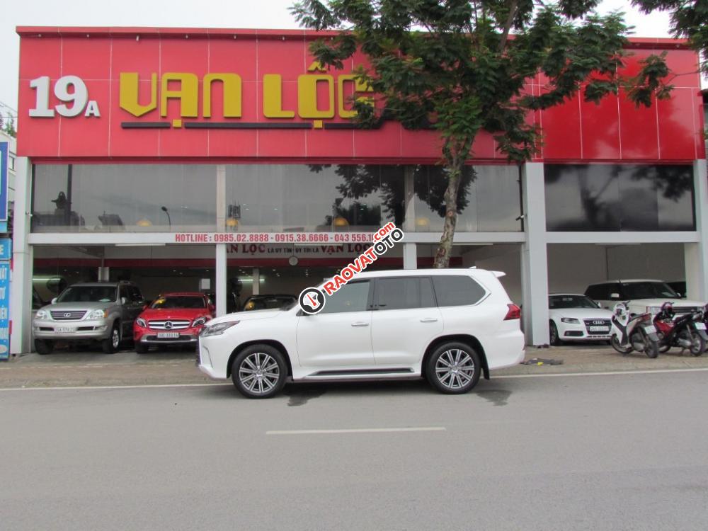 Bán Lexus LX570 2016 màu trắng-1