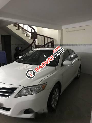 Bán Toyota Camry LE đời 2011, màu trắng chính chủ, 999tr-4