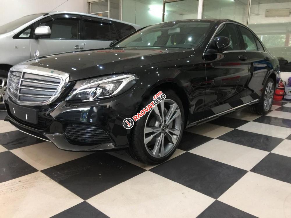 Cần bán xe Mercedes C250 Exclusive sản xuất 2017, màu đen-0