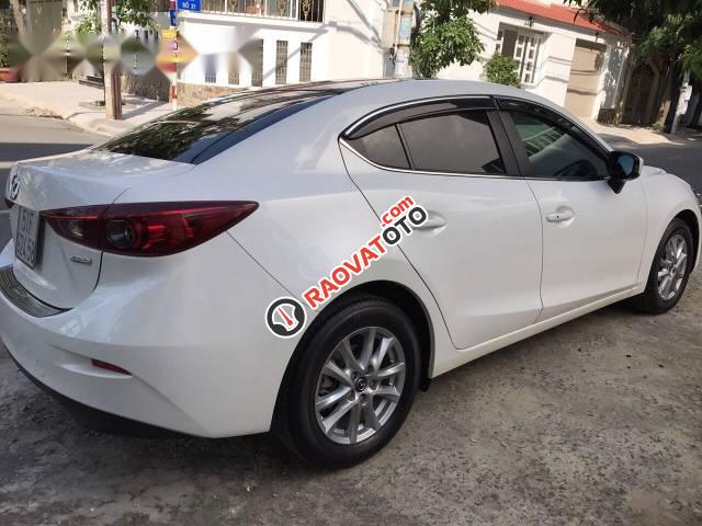 Bán Mazda 3 đời 2016, màu trắng, giá tốt-3