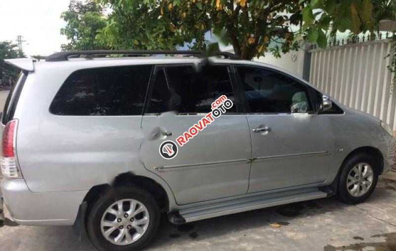 Cần bán lại xe Toyota Innova G sản xuất 2008, màu bạc xe gia đình, 375tr-0