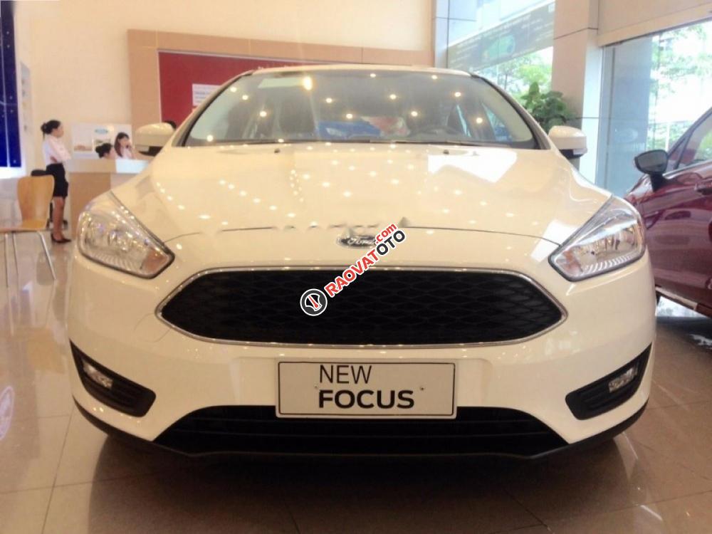 Cần bán xe Ford Focus Trend đời 2017, màu trắng-9