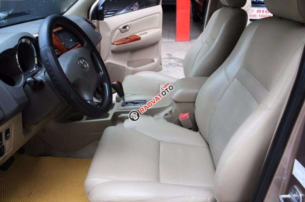 Bán Toyota Fortuner SR5 2.7 AT đời 2011, màu nâu, xe nhập số tự động, giá tốt-8