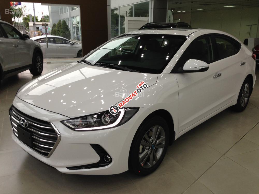 Hyundai Long Biên - Hyundai Elantra 2017, chỉ từ 586tr, khuyến mại cực cao, trả góp 80%, lãi suất ưu đãi-0