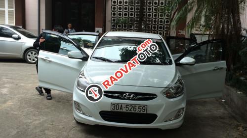 Cần bán xe Hyundai Accent 1.4 AT đời 2011, màu trắng, giá 410tr-6