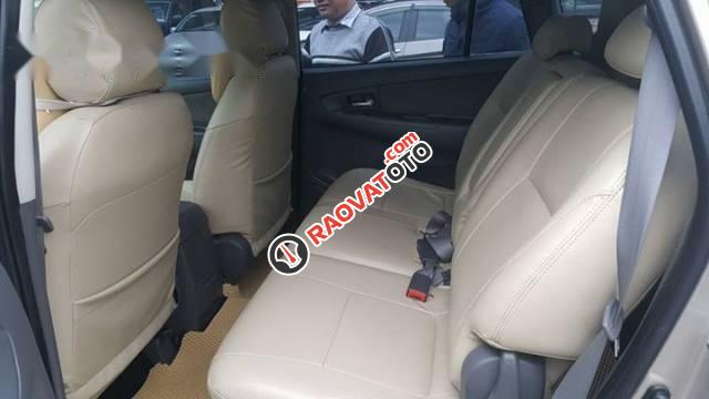 Cần bán Toyota Innova E MT đời 2013-4