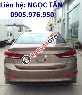 Bán xe Hyundai Elantra đời 2018 - Số tự động, màu nâu. Liên hệ: 0905.976.950-2