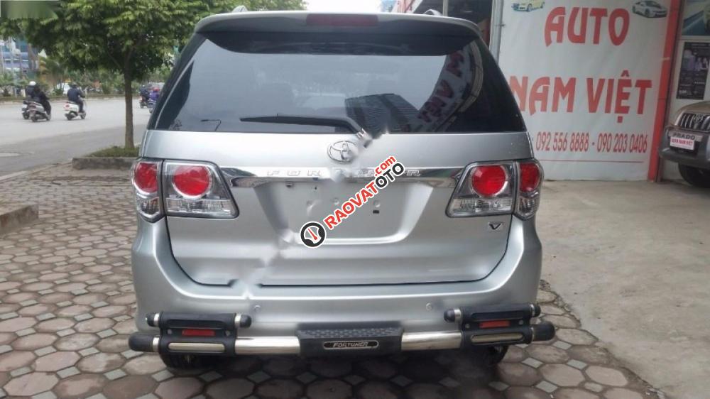 Bán Toyota Fortuner 2.7V 4x2 AT sản xuất 2014, màu bạc chính chủ-2