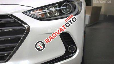 Bán xe Hyundai Elantra đời 2016, màu trắng, giá cạnh tranh - LH: 0938107556-2