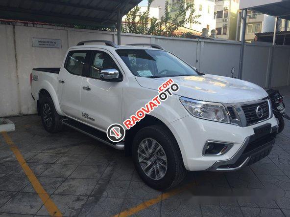 Bán ô tô Nissan Navara Premium sản xuất 2017, màu trắng-1