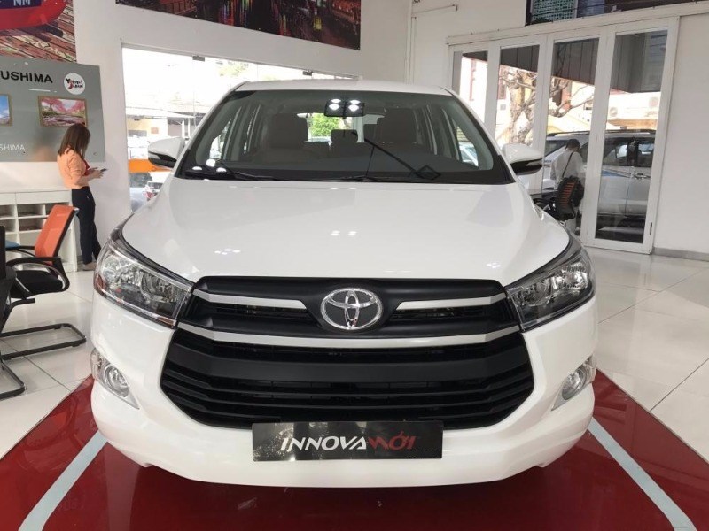 Cần bán xe Toyota Innova đời 2017, màu đỏ, nhập khẩu nguyên chiếc-3