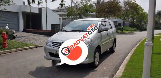 Bán Toyota Innova G đời 2011, màu bạc-3