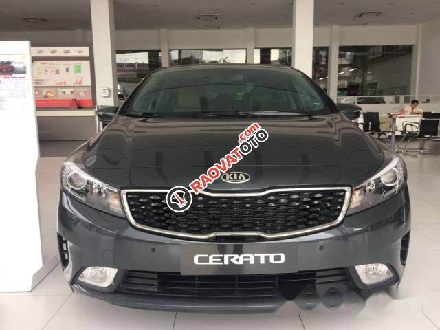 Cần bán xe Kia Cerato 1.6 AT sản xuất 2017, màu đen, giá chỉ 611 triệu-1