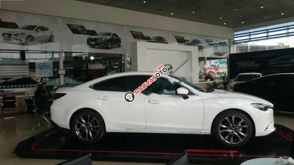 Bán xe Mazda 6 2.0L Premium đời 2017, màu trắng giá cạnh tranh-6