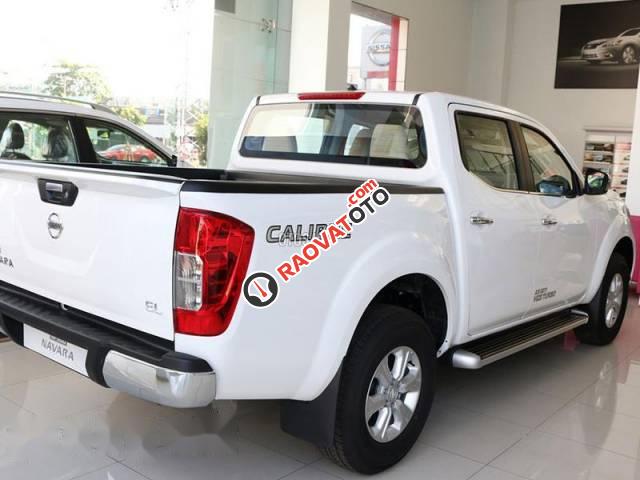 Bán ô tô Nissan Navara EL đời 2017, màu trắng giá cạnh tranh-2