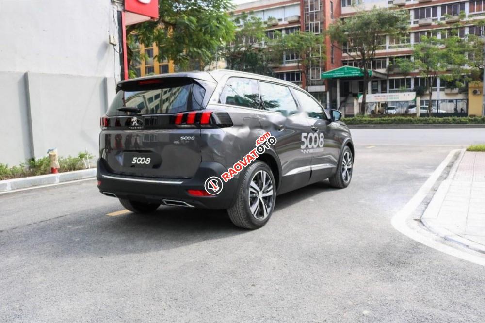 Bán xe Peugeot 5008 đời 2017, màu xám-2