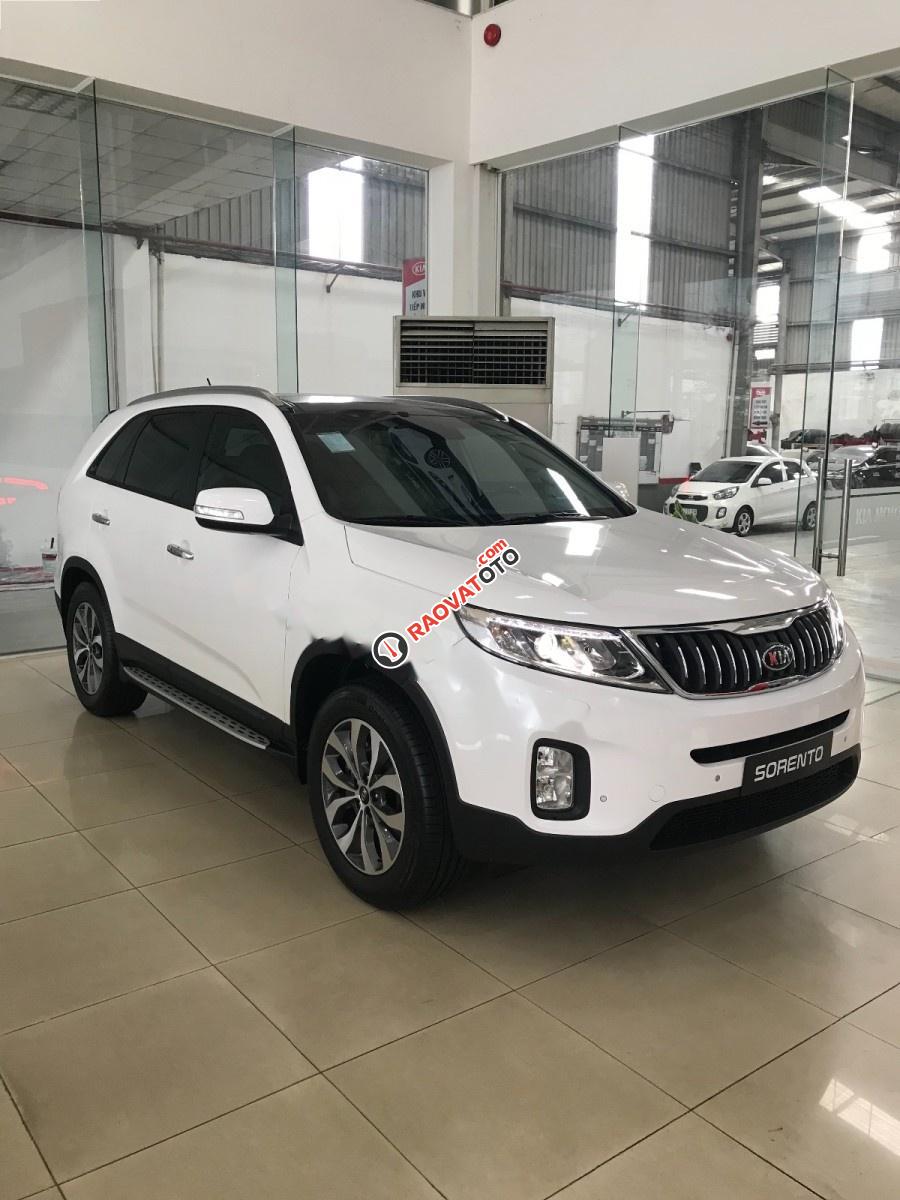 Bán xe Kia Sorento DATH đời 2017, màu trắng-1