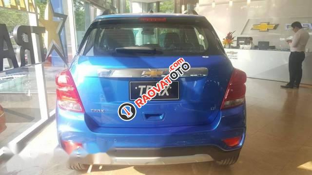 Cần bán xe Chevrolet Trax đời 2017, màu xanh lam, giá 769tr-2