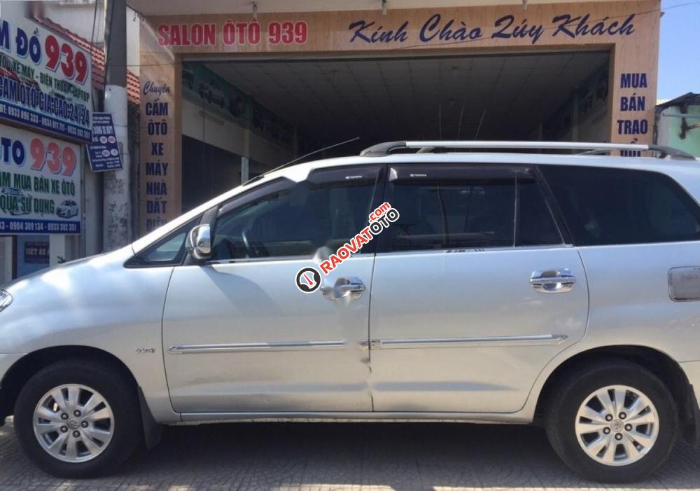 Bán xe Toyota Innova 2.0G đời 2011, màu bạc, giá tốt-5