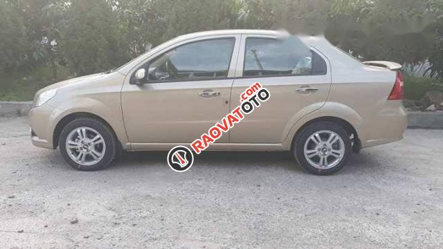 Cần bán xe Chevrolet Aveo 1.4 LTZ đời 2017, màu ghi vàng  -1