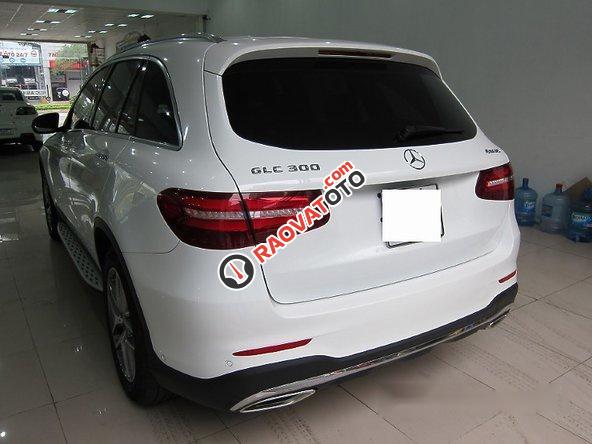 Bán Mercedes GLC300 năm 2017, màu trắng-12