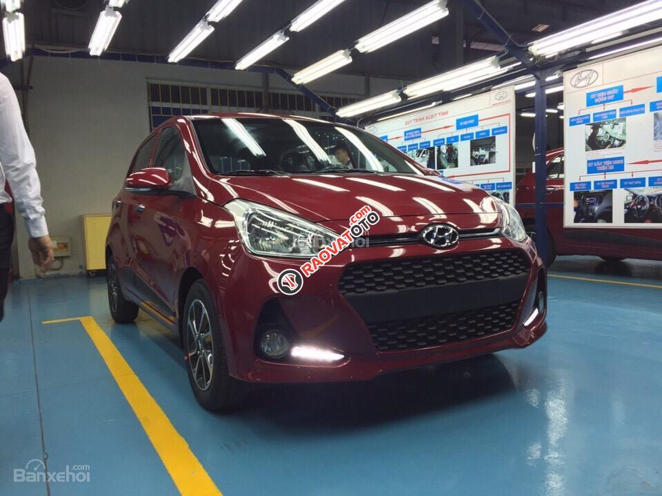 Trả góp 5 triệu 6 hàng tháng, lấy xe Hyundai I10 bản 1.0 MT base, màu đỏ. LH Hương: 0902.608.293-9