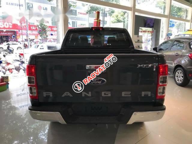 Cần bán gấp Ford Ranger XLS 2.2L, đời 2017 số tự động-1