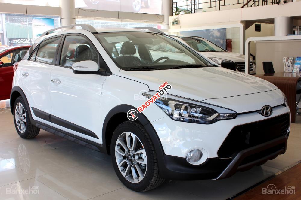 Hyundai Long Biên - Bán xe Hyundai i20 Active đời 2017, màu trắng, nhập khẩu giá cạnh tranh-0