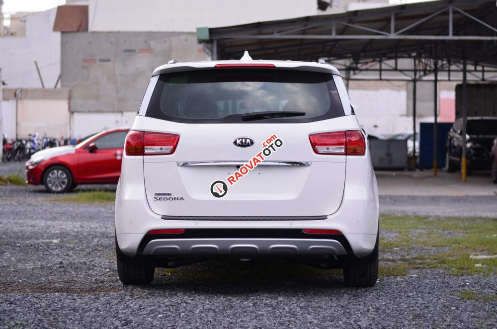 Kia Sedona giảm giá đặc biệt cuối năm, ngân hàng hỗ trợ 90%, nhiều màu, giao xe ngay. LH Ngay: 0937.18.36.39-3